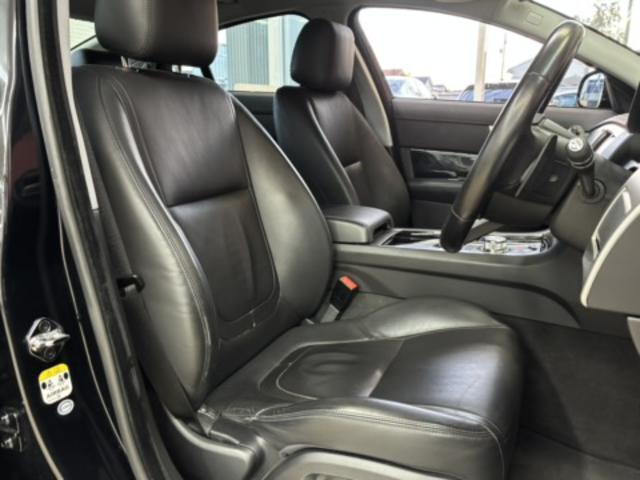 ＸＦ ブラックパックリミテッド　１００台限定車・ブラックパック・ブラックパック専用２０インチアルミ・黒革シート・地デジ付き純正ナビ・バックカメラ・スマートキー・ＥＴＣ・ＨＩＤライト（14枚目）