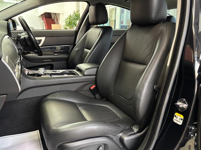 ＸＦ ブラックパックリミテッド　１００台限定車・ブラックパック・ブラックパック専用２０インチアルミ・黒革シート・地デジ付き純正ナビ・バックカメラ・スマートキー・ＥＴＣ・ＨＩＤライト（15枚目）