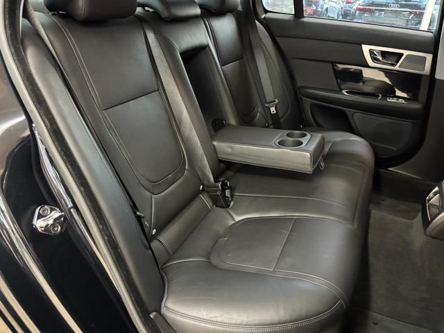 ＸＦ ブラックパックリミテッド　１００台限定車・ブラックパック・ブラックパック専用２０インチアルミ・黒革シート・地デジ付き純正ナビ・バックカメラ・スマートキー・ＥＴＣ・ＨＩＤライト（16枚目）
