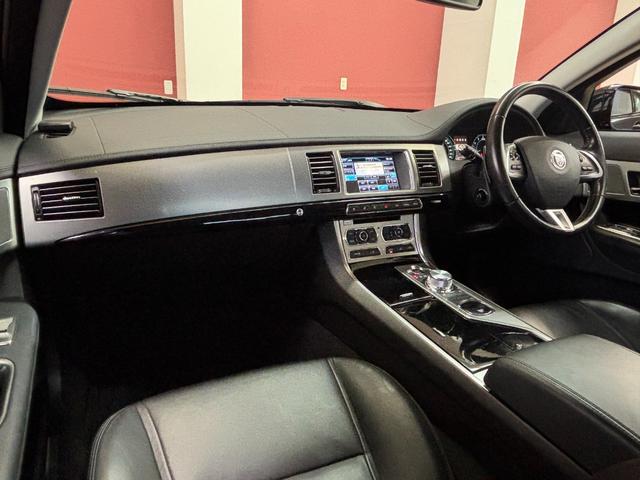 ＸＦ ブラックパックリミテッド　１００台限定車・ブラックパック・ブラックパック専用２０インチアルミ・黒革シート・地デジ付き純正ナビ・バックカメラ・スマートキー・ＥＴＣ・ＨＩＤライト（24枚目）