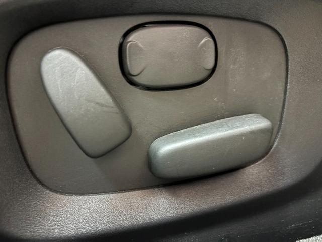 ＸＦ ブラックパックリミテッド　１００台限定車・ブラックパック・ブラックパック専用２０インチアルミ・黒革シート・地デジ付き純正ナビ・バックカメラ・スマートキー・ＥＴＣ・ＨＩＤライト（32枚目）