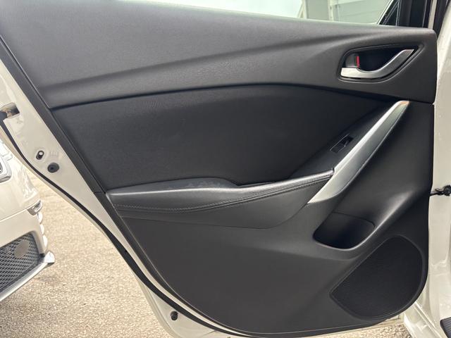 アテンザワゴン XD 6速MT・ACC・衝突軽減ブレーキ・レーンアシスト・ブラインドスポット警告・純正OP地デジ付きダイアトーンナビ・バックカメラ・スマートキー・19インチアルミ・ETC・HIDライト(38枚目)