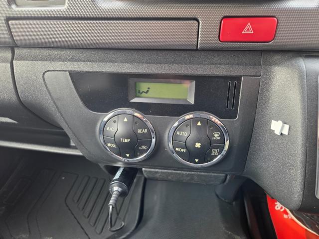 ハイエースバン ロングスーパーＧＬプライムセレ　ロングスーパーＧＬプライムセレクション　ディーゼルターボ　５ドア　５人乗り　ＡＴ　フォグ　キーレス　電動格納ミラー　Ｗエアコン　オートエアコン　ＴＶ　Ｂカメラ　　ＥＴＣ　タイベル交換歴有　ＨＩＤ（18枚目）