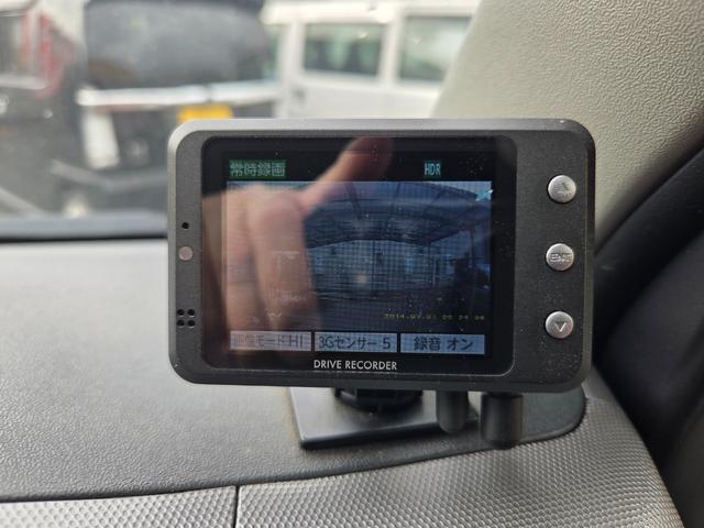 ハイエースバン ロングスーパーＧＬプライムセレ　ロングスーパーＧＬプライムセレクション　ディーゼルターボ　５ドア　５人乗り　ＡＴ　フォグ　キーレス　電動格納ミラー　Ｗエアコン　オートエアコン　ＴＶ　Ｂカメラ　　ＥＴＣ　タイベル交換歴有　ＨＩＤ（19枚目）