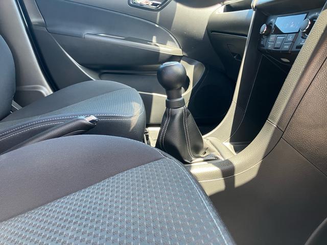 スイフト RS 5速マニュアル ディスチャージライト ナビ バックカメラ ETC スマートキー プッシュスタート アルミホイール 5MT 1年走行距離無制限保証付・ロ-ドサ-ビス付(20枚目)