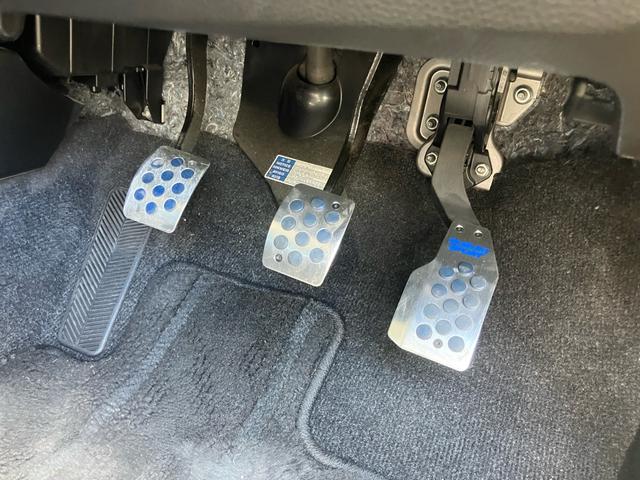 スイフト RS 5速マニュアル ディスチャージライト ナビ バックカメラ ETC スマートキー プッシュスタート アルミホイール 5MT 1年走行距離無制限保証付・ロ-ドサ-ビス付(21枚目)