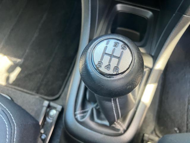 スイフト RS 5速マニュアル ディスチャージライト ナビ バックカメラ ETC スマートキー プッシュスタート アルミホイール 5MT 1年走行距離無制限保証付・ロ-ドサ-ビス付(28枚目)