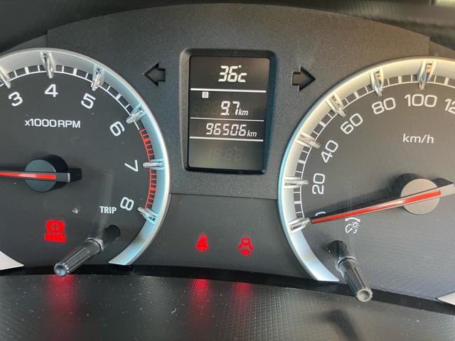 スイフト RS 5速マニュアル ディスチャージライト ナビ バックカメラ ETC スマートキー プッシュスタート アルミホイール 5MT 1年走行距離無制限保証付・ロ-ドサ-ビス付(38枚目)