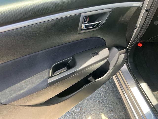 スイフト RS 5速マニュアル ディスチャージライト ナビ バックカメラ ETC スマートキー プッシュスタート アルミホイール 5MT 1年走行距離無制限保証付・ロ-ドサ-ビス付(40枚目)
