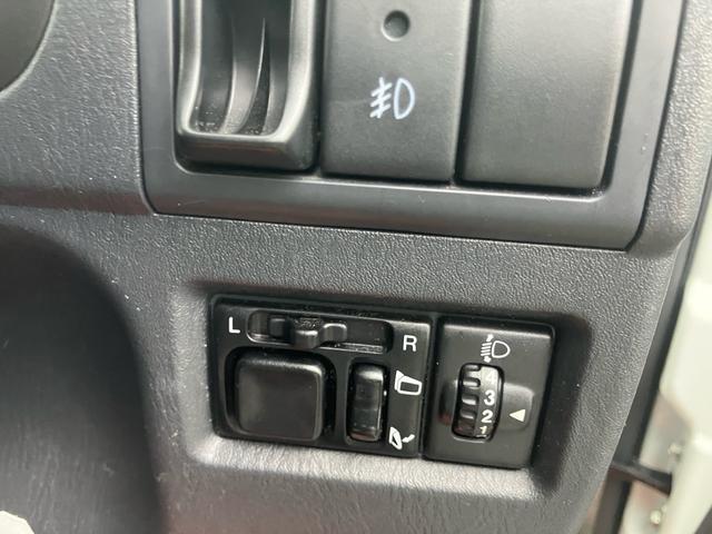 ジムニー ランドベンチャー オートマ 4WD ターボ タイヤ4本新品 専用シート アルミホイール シートヒーター キーレスエントリー 1年走行距離無制限保証付・ロ-ドサ-ビス付(26枚目)