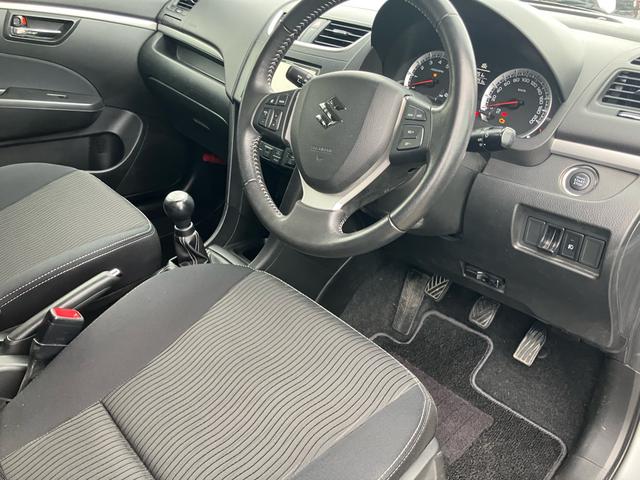 スイフト ＲＳ　５速マニュアル　５ＭＴ　走行６．２万キロ　ＥＴＣ　スマートキー　プッシュスタート　１年走行距離無制限保証付・ロ－ドサ－ビス付（17枚目）