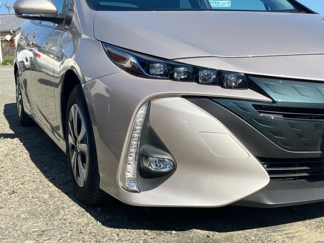 プリウスＰＨＶ Ｓナビパッケージ　純正ナビ　バックカメラ　ＥＴＣ　ＬＥＤヘッドライト　スマートキー　プッシュスタート　１年走行距離無制限保証付・ロ－ドサ－ビス付（6枚目）