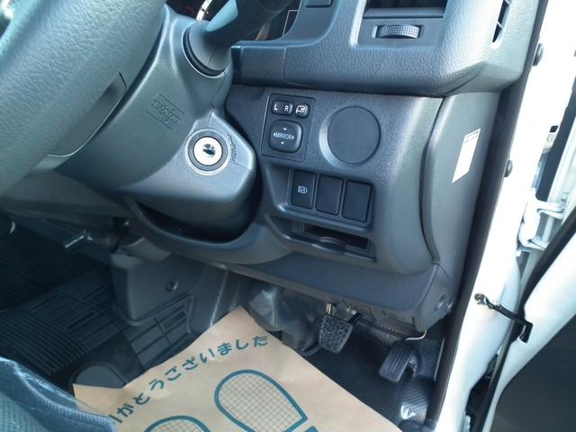 ハイエースバン DX GLパッケージ 登録済み未使用車・LEDヘッドライト・バックカメラ・デジタルインナーミラー・イージークローザー・助手席エアバック(22枚目)