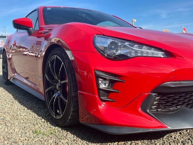 86 GT 6速マニュアル TRDエアロ TRDマフラー ブレンボキャリパー前後 テイン車高調 18インチAW ナビ バックカメラ ETC LEDヘッドライト 1年走行距離無制限保証付・ロ-ドサ-ビス付(8枚目)