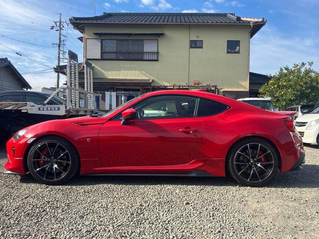 86 GT 6速マニュアル TRDエアロ TRDマフラー ブレンボキャリパー前後 テイン車高調 18インチAW ナビ バックカメラ ETC LEDヘッドライト 1年走行距離無制限保証付・ロ-ドサ-ビス付(10枚目)