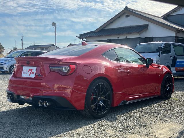 86 GT 6速マニュアル TRDエアロ TRDマフラー ブレンボキャリパー前後 テイン車高調 18インチAW ナビ バックカメラ ETC LEDヘッドライト 1年走行距離無制限保証付・ロ-ドサ-ビス付(11枚目)