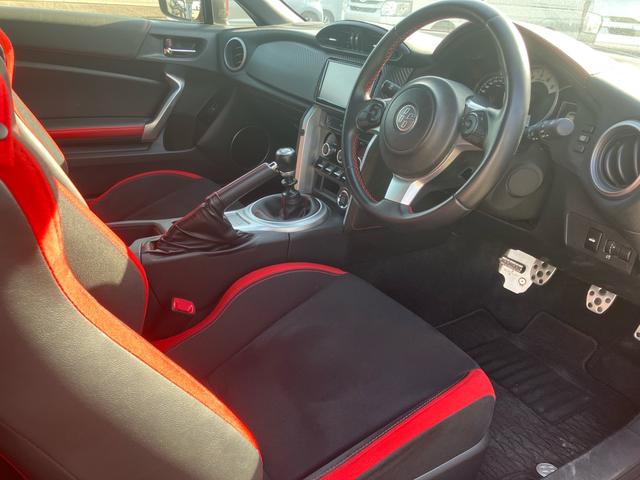 86 GT 6速マニュアル TRDエアロ TRDマフラー ブレンボキャリパー前後 テイン車高調 18インチAW ナビ バックカメラ ETC LEDヘッドライト 1年走行距離無制限保証付・ロ-ドサ-ビス付(22枚目)