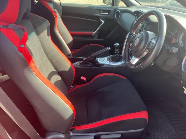 86 GT 6速マニュアル TRDエアロ TRDマフラー ブレンボキャリパー前後 テイン車高調 18インチAW ナビ バックカメラ ETC LEDヘッドライト 1年走行距離無制限保証付・ロ-ドサ-ビス付(23枚目)