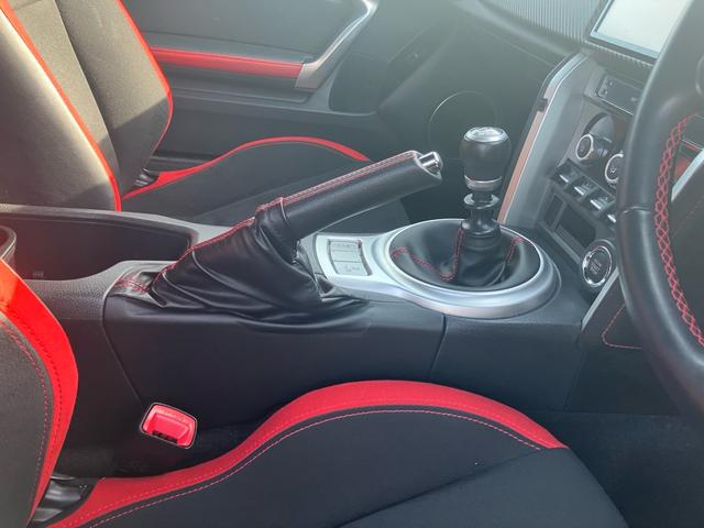 86 GT 6速マニュアル TRDエアロ TRDマフラー ブレンボキャリパー前後 テイン車高調 18インチAW ナビ バックカメラ ETC LEDヘッドライト 1年走行距離無制限保証付・ロ-ドサ-ビス付(30枚目)