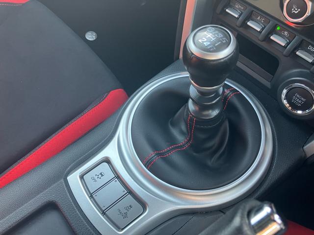 86 GT 6速マニュアル TRDエアロ TRDマフラー ブレンボキャリパー前後 テイン車高調 18インチAW ナビ バックカメラ ETC LEDヘッドライト 1年走行距離無制限保証付・ロ-ドサ-ビス付(31枚目)