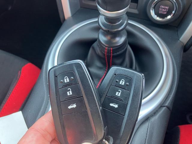 86 GT 6速マニュアル TRDエアロ TRDマフラー ブレンボキャリパー前後 テイン車高調 18インチAW ナビ バックカメラ ETC LEDヘッドライト 1年走行距離無制限保証付・ロ-ドサ-ビス付(43枚目)