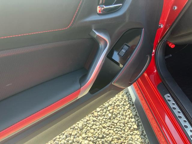 86 GT 6速マニュアル TRDエアロ TRDマフラー ブレンボキャリパー前後 テイン車高調 18インチAW ナビ バックカメラ ETC LEDヘッドライト 1年走行距離無制限保証付・ロ-ドサ-ビス付(45枚目)