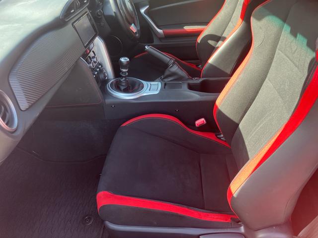 86 GT 6速マニュアル TRDエアロ TRDマフラー ブレンボキャリパー前後 テイン車高調 18インチAW ナビ バックカメラ ETC LEDヘッドライト 1年走行距離無制限保証付・ロ-ドサ-ビス付(47枚目)