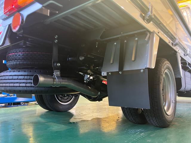 ダイナトラック ロングジャストロー　Ｇパッケージ　登録済未使用車　オートマ　２０００ｃｃ　ガソリン車　積載量１．２５ｔ　キーレスエントリー　ＬＥＤヘッドライト　ＬＥＤルームライト　キーレス　ＬＥＤフォグランプ　バックカメラ（15枚目）