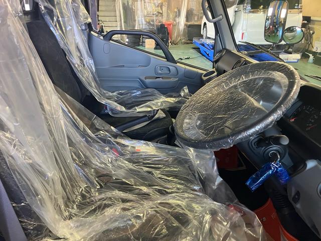 ダイナトラック ロングジャストロー　Ｇパッケージ　登録済未使用車　オートマ　２０００ｃｃ　ガソリン車　積載量１．２５ｔ　キーレスエントリー　ＬＥＤヘッドライト　ＬＥＤルームライト　キーレス　ＬＥＤフォグランプ　バックカメラ（23枚目）