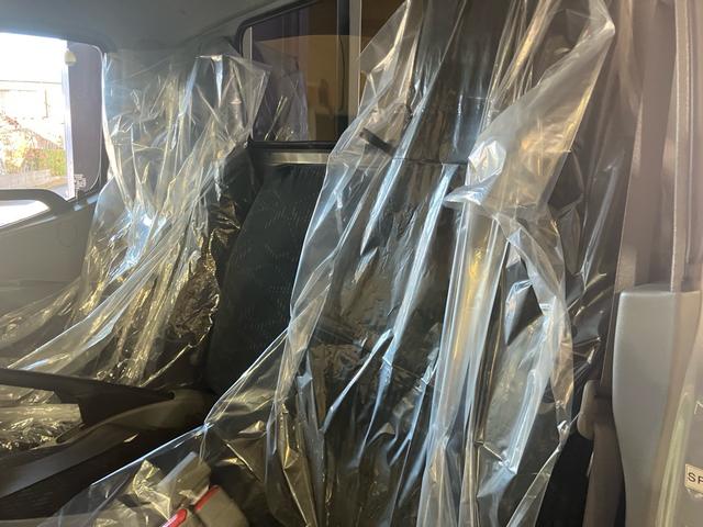 ダイナトラック ロングジャストロー　Ｇパッケージ　登録済未使用車　オートマ　２０００ｃｃ　ガソリン車　積載量１．２５ｔ　キーレスエントリー　ＬＥＤヘッドライト　ＬＥＤルームライト　キーレス　ＬＥＤフォグランプ　バックカメラ（34枚目）