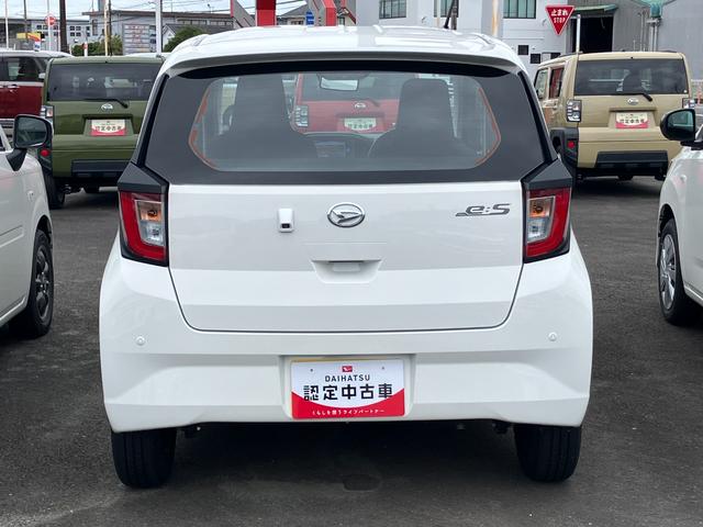 ミライース B SAIII 13スチールホイール マルチリフレクターハロゲンヘッドランプ 可倒式ドアミラー 自発光式デジタルメーターアンバーイルミネーションメーター マニュアルエアコン(ダイヤル式) キーレスエントリー(6枚目)