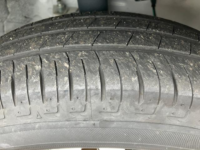 ミライース B SAIII 13スチールホイール マルチリフレクターハロゲンヘッドランプ 可倒式ドアミラー 自発光式デジタルメーターアンバーイルミネーションメーター マニュアルエアコン(ダイヤル式) キーレスエントリー(9枚目)