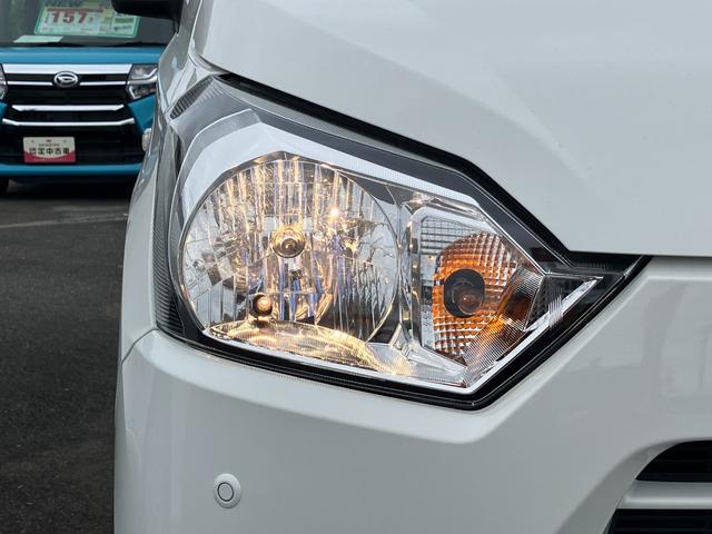 ミライース B SAIII 13スチールホイール マルチリフレクターハロゲンヘッドランプ 可倒式ドアミラー 自発光式デジタルメーターアンバーイルミネーションメーター マニュアルエアコン(ダイヤル式) キーレスエントリー(12枚目)