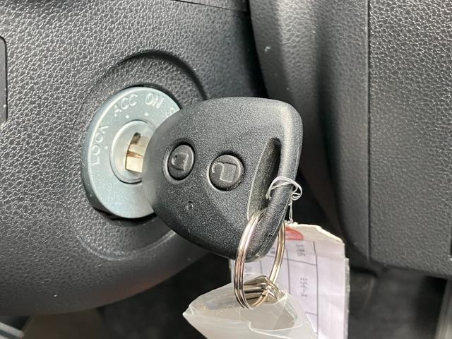 ミライース B SAIII 13スチールホイール マルチリフレクターハロゲンヘッドランプ 可倒式ドアミラー 自発光式デジタルメーターアンバーイルミネーションメーター マニュアルエアコン(ダイヤル式) キーレスエントリー(26枚目)