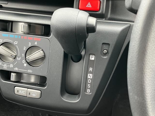 ミライース B SAIII 13スチールホイール マルチリフレクターハロゲンヘッドランプ 可倒式ドアミラー 自発光式デジタルメーターアンバーイルミネーションメーター マニュアルエアコン(ダイヤル式) キーレスエントリー(31枚目)