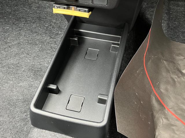 ミライース B SAIII 13スチールホイール マルチリフレクターハロゲンヘッドランプ 可倒式ドアミラー 自発光式デジタルメーターアンバーイルミネーションメーター マニュアルエアコン(ダイヤル式) キーレスエントリー(33枚目)