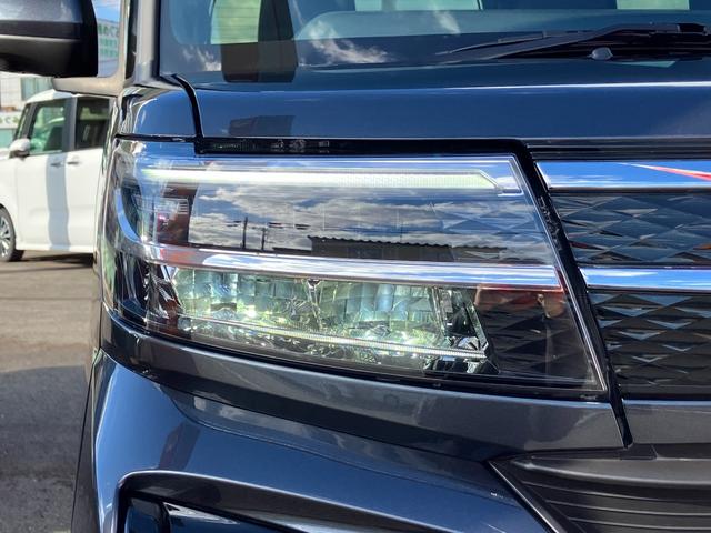 タント カスタムＸ　１４インチアルミホイール　大型エアロバンパー　フルＬＥＤヘッドランプ　オート格納式カラードドアミラー　両側パワースライドドア　キーフリーシステム　プッシュボタンスタート（11枚目）