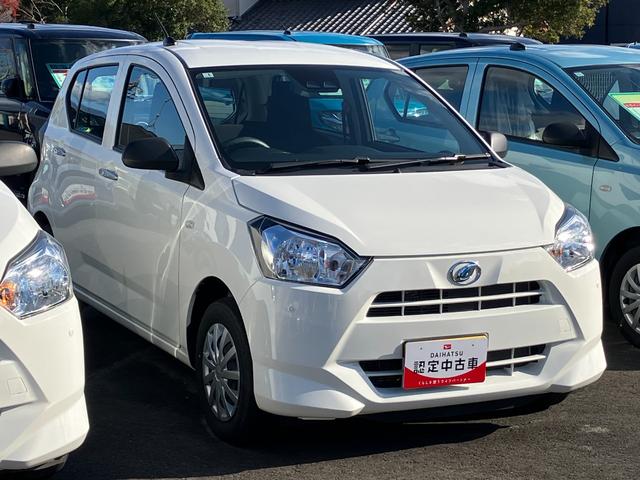 ミライース Ｌ　ＳＡＩＩＩ　１３インチフルホイールキャップ　マルチリフレクターハロゲンヘッドランプ　可倒式ドアミラー　自発光式デジタルメーターアンバーイルミネーションメーター　マニュアルエアコン（ダイヤル式）　キーレスエントリー（3枚目）