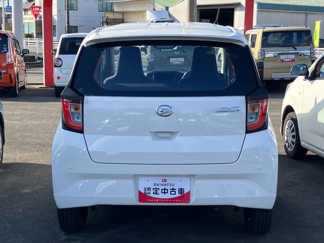 ミライース Ｌ　ＳＡＩＩＩ　１３インチフルホイールキャップ　マルチリフレクターハロゲンヘッドランプ　可倒式ドアミラー　自発光式デジタルメーターアンバーイルミネーションメーター　マニュアルエアコン（ダイヤル式）　キーレスエントリー（5枚目）