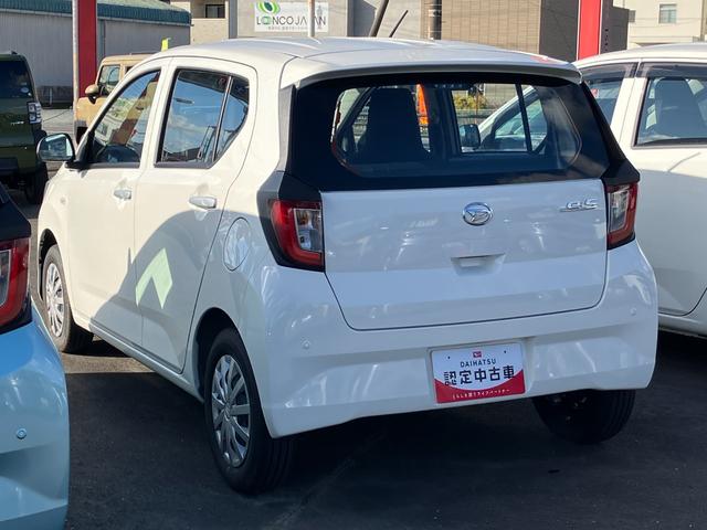 ミライース Ｌ　ＳＡＩＩＩ　１３インチフルホイールキャップ　マルチリフレクターハロゲンヘッドランプ　可倒式ドアミラー　自発光式デジタルメーターアンバーイルミネーションメーター　マニュアルエアコン（ダイヤル式）　キーレスエントリー（6枚目）