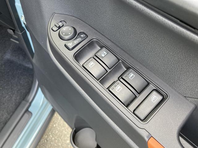 タント ファンクロスターボ　ナビ付　ナビ　１５インチアルミホイール　キーフリーシステム　プッシュボタンスタート　オートエアコン（プッシュ式）　フルＬＥＤヘッドランプ　オート格納式カラードドアミラー　本革巻ステアリングホイール（18枚目）