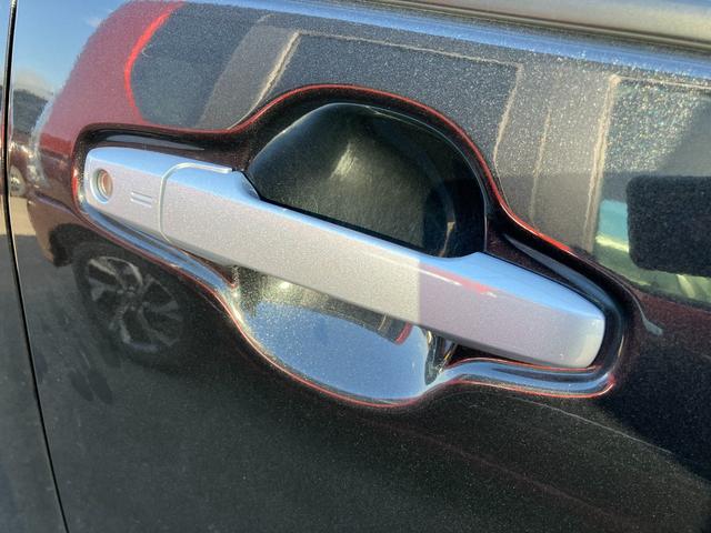 タント カスタムRSスタイルセレクション 15インチアルミホイール キーフリーシステム プッシュボタンスタート オートエアコン(プッシュ式) フルLEDヘッドランプ オート格納式カラードドアミラー 本革巻ステアリングホイール(16枚目)