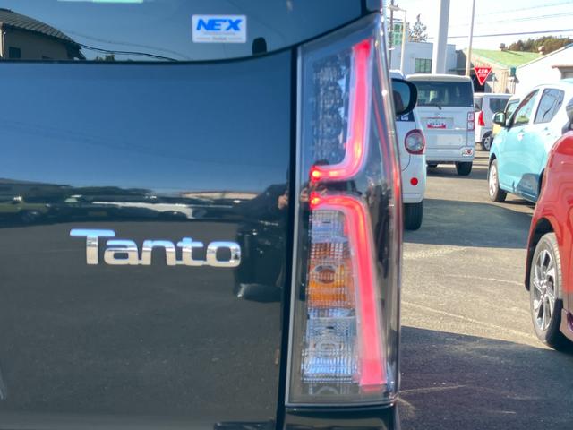 タント カスタムRSスタイルセレクション 15インチアルミホイール キーフリーシステム プッシュボタンスタート オートエアコン(プッシュ式) フルLEDヘッドランプ オート格納式カラードドアミラー 本革巻ステアリングホイール(17枚目)