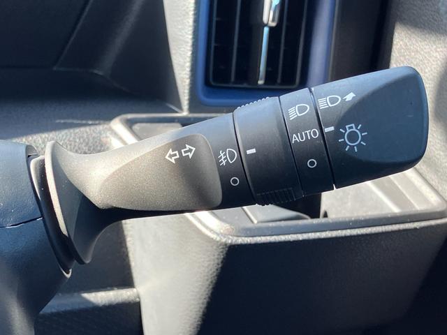 タント カスタムRSスタイルセレクション 15インチアルミホイール キーフリーシステム プッシュボタンスタート オートエアコン(プッシュ式) フルLEDヘッドランプ オート格納式カラードドアミラー 本革巻ステアリングホイール(28枚目)