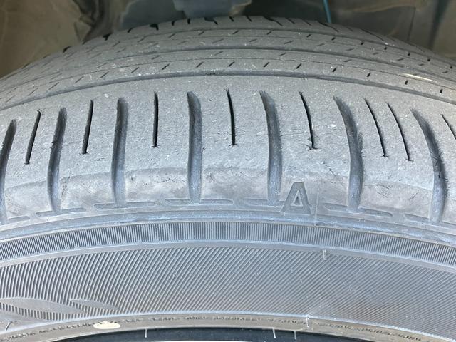 ロッキー プレミアム 17インチアルミホイール UVIRカット遮音ガラス フルLEDヘッドランプ キーフリーシステム 革巻きステアリングホイール 本革シフトノブ アクティブマルチインフォメーションメーター(9枚目)