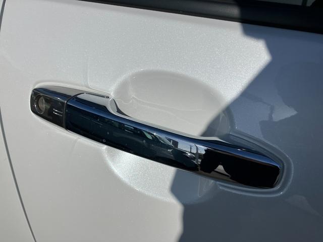 ロッキー プレミアム 17インチアルミホイール UVIRカット遮音ガラス フルLEDヘッドランプ キーフリーシステム 革巻きステアリングホイール 本革シフトノブ アクティブマルチインフォメーションメーター(14枚目)