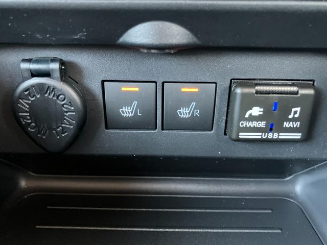 ロッキー プレミアム 17インチアルミホイール UVIRカット遮音ガラス フルLEDヘッドランプ キーフリーシステム 革巻きステアリングホイール 本革シフトノブ アクティブマルチインフォメーションメーター(39枚目)