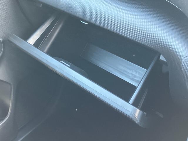 ロッキー プレミアム 17インチアルミホイール UVIRカット遮音ガラス フルLEDヘッドランプ キーフリーシステム 革巻きステアリングホイール 本革シフトノブ アクティブマルチインフォメーションメーター(42枚目)