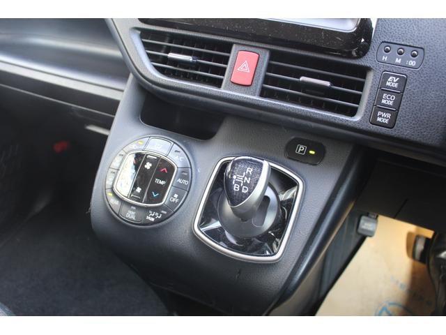 ヴォクシー ハイブリッドX 両側電動スライド 純正ナビ ETC Bluetooth フルセグ バックカメラ LEDヘッド オートライト シートヒーター クルコン 衝突軽減ブレーキ PUSHスタート 純正アルミ(15枚目)