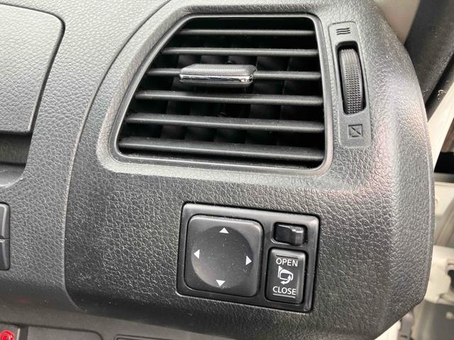 ランディ 　ＥＴＣ　バックカメラ　ナビ　ＴＶ　クリアランスソナー　オートクルーズコントロール　レーンアシスト　両側電動スライドドア　ＨＩＤ　スマートキー　アイドリングストップ　電動格納ミラー　３列シート　ＣＶＴ（8枚目）